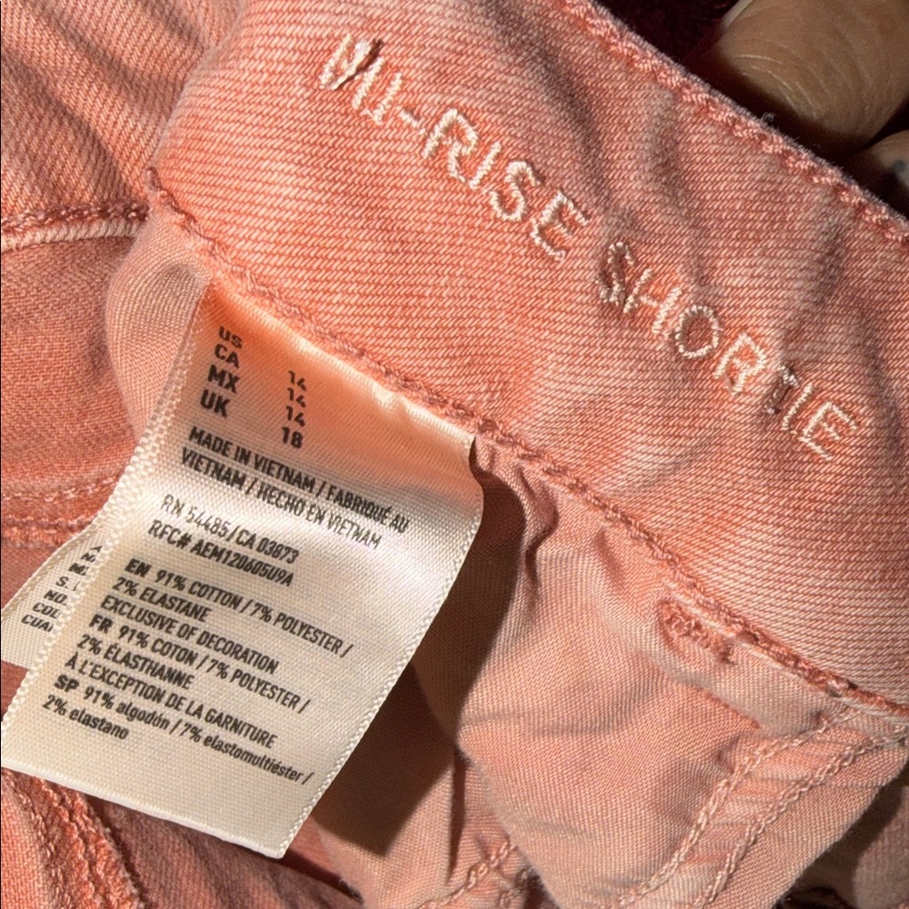 Women's American Eagle Blush Pink Denim Cutoff Shorts - Picture 6 of 6